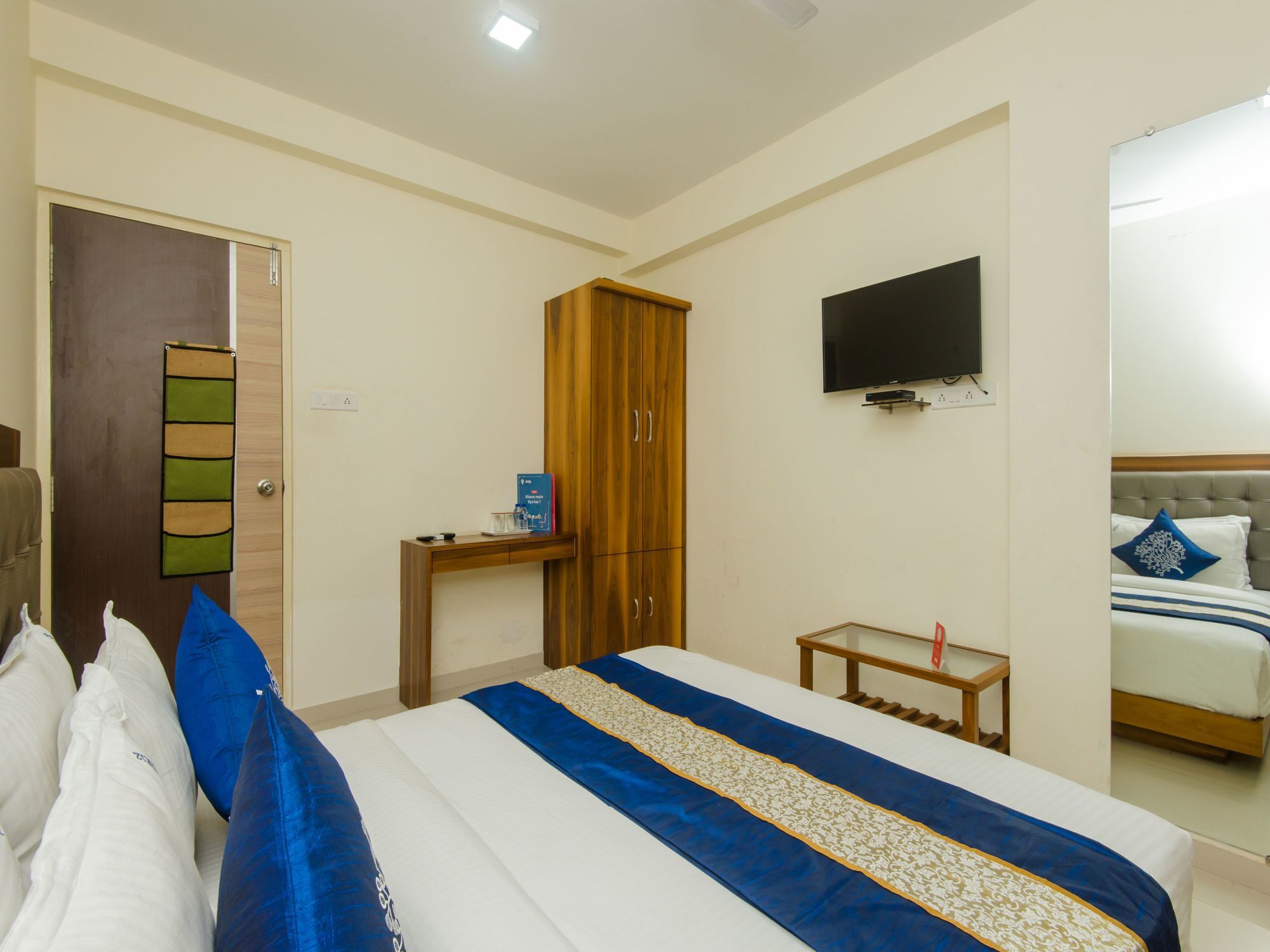 Oyo 11441 Hotel Blue Bells Residency Мумбаи Экстерьер фото